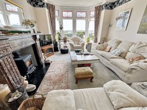 Lounge- click for photo gallery